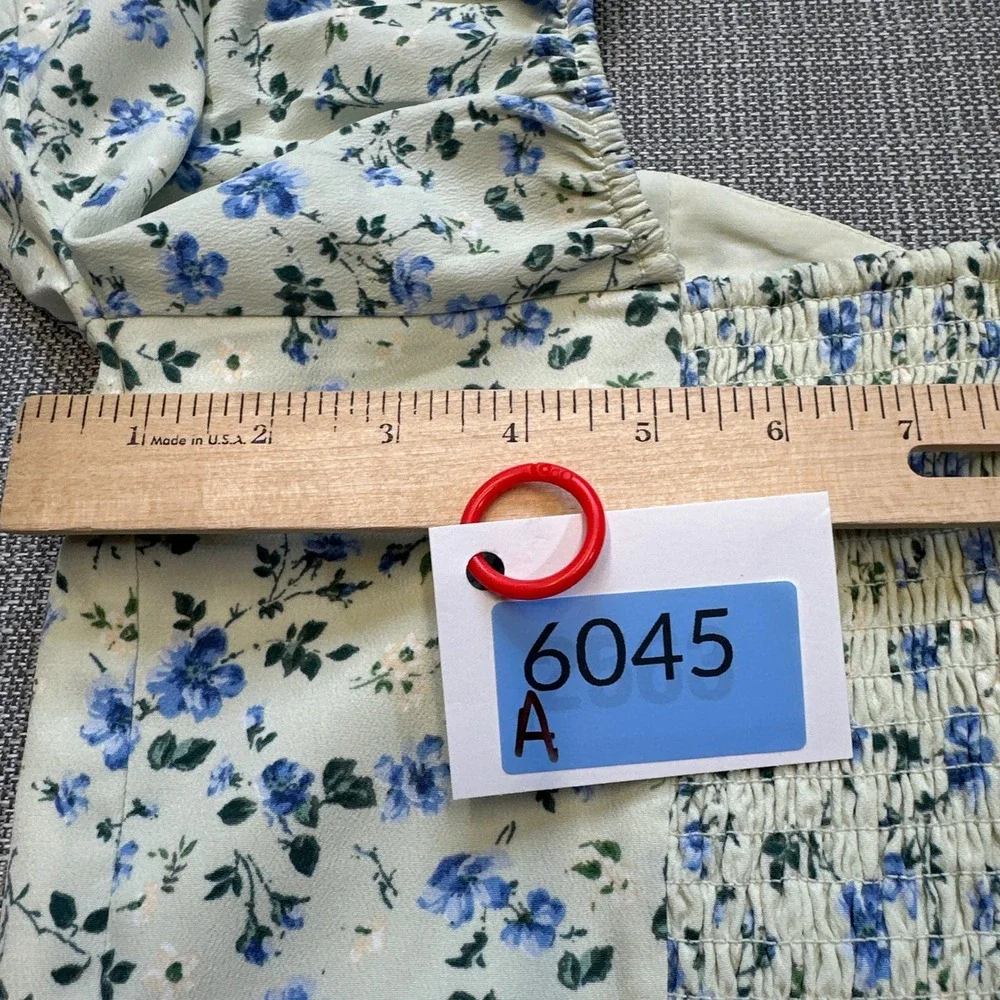Abercrombie & Fitch Crop Top Large Floral Puff Sleeve Smocked Back Sage Blue
